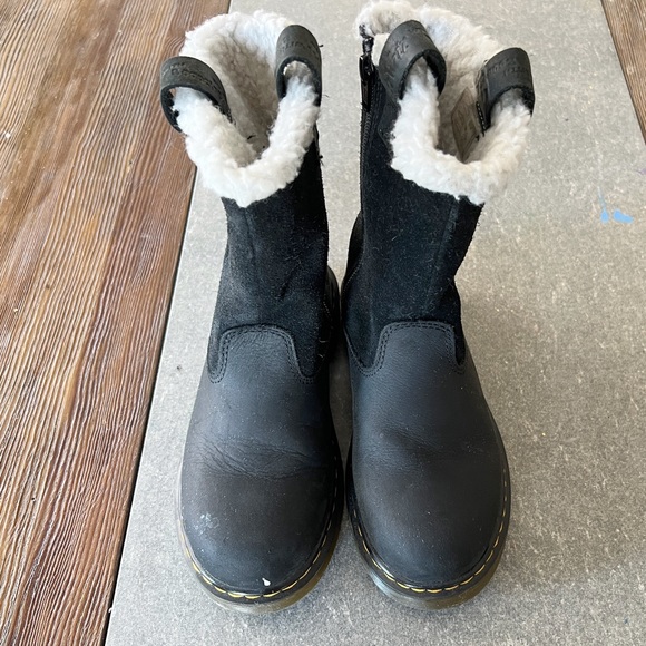 DR. MARTENS Girls Fur Lined Shearling Leather Boots size 2 - Picture 6 of 11